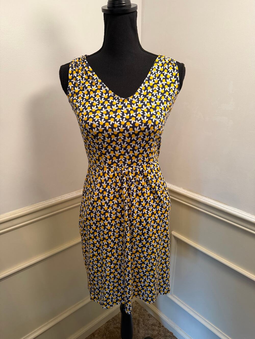 Boden Melinda Jersey Dress Sleeveless V-Neck Daisy Floral Navy Yellow Pockets